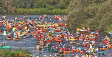 Más de 200 personas participan hoy en el XIII Descenso del río Alagón de Coria