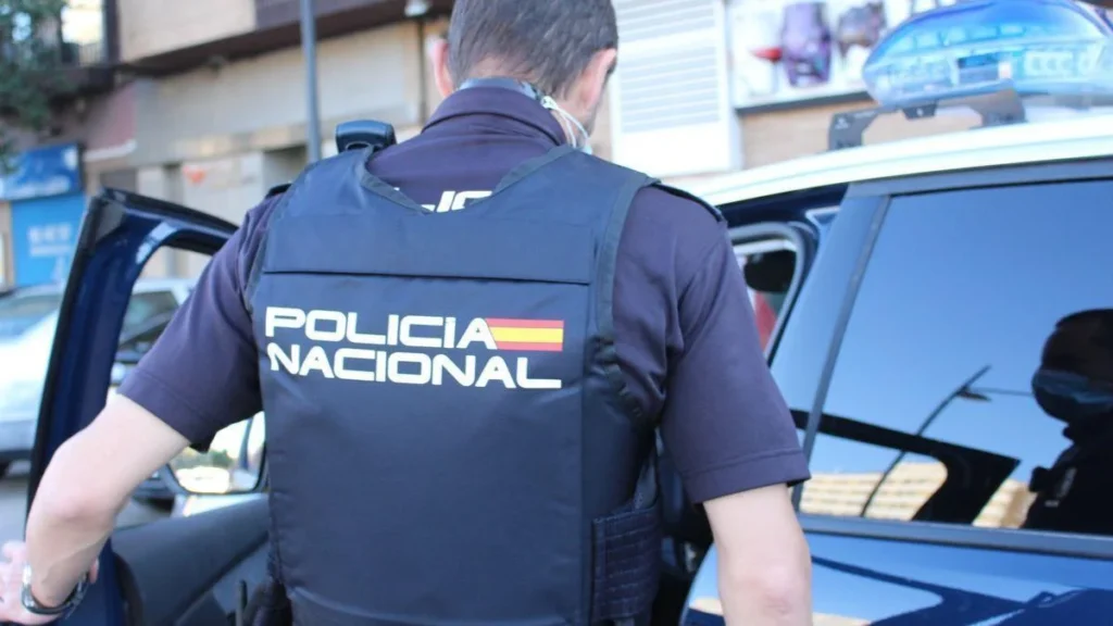 Detenidos dos delincuentes por robar y maniatar a un hombre de 68 años en Plasencia