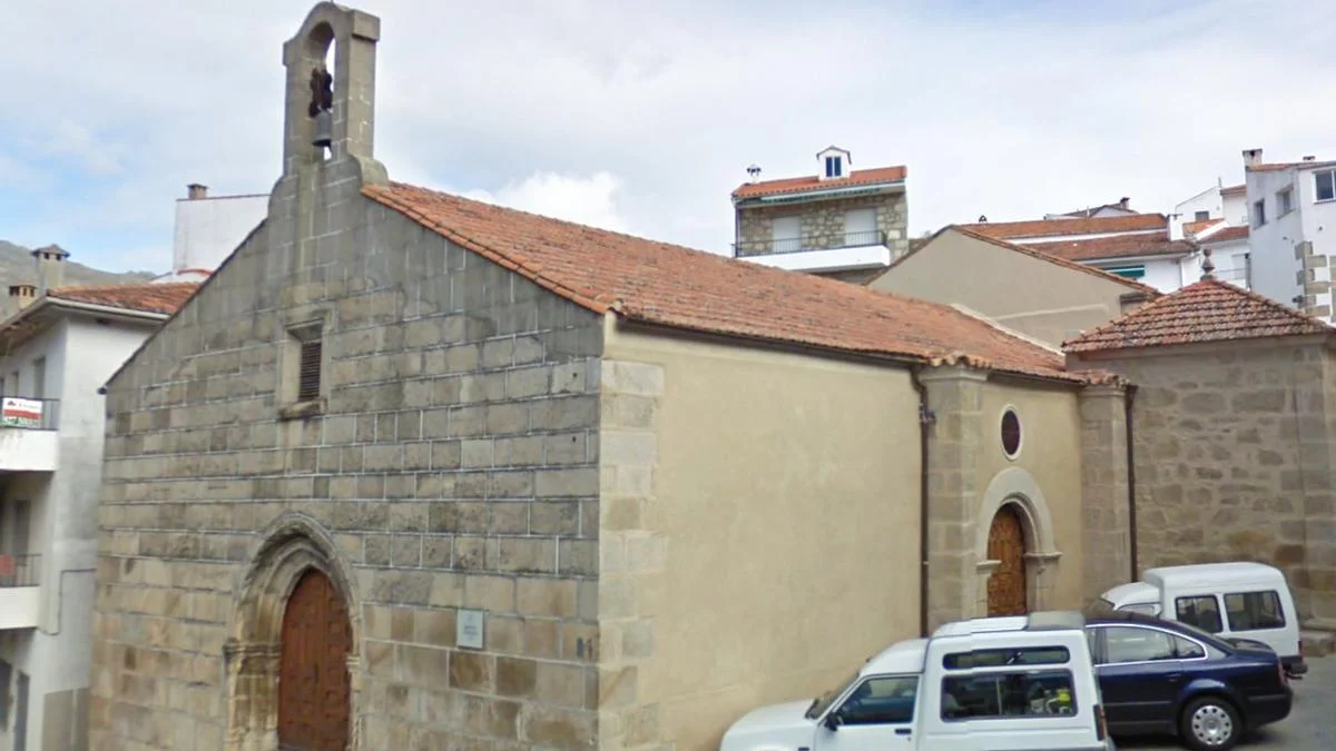 Una mujer saca un machete en la misa de una iglesia en Eljas, Cáceres, y lo lanza contra el Cristo del altar mayor. Afortunadamente, no hubo daños personales. Descubre todos los detalles de este incidente en el artículo.