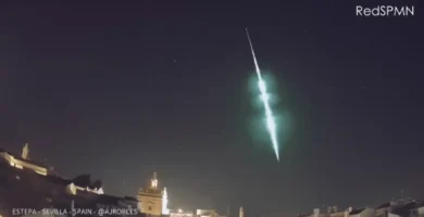 Espectacular avistamiento de una bola de fuego ilumina el cielo de Extremadura y Andalucía