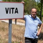 Escándalo en Vita: Alcalde protagoniza polémica por cantar canción con contenido pederasta