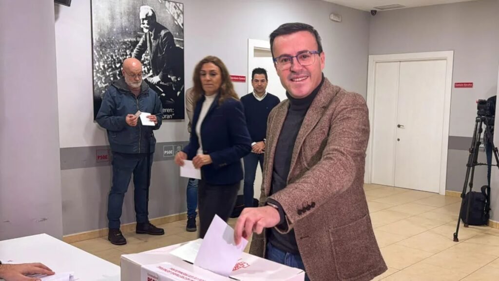 Crisis en el PSOE de Extremadura: La entrada de Gallardo en la Asamblea reaviva la lucha interna del partido