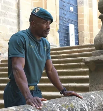 La Increíble Odisea de Jean Paul: De la Patera a la Guardia Civil y Filología