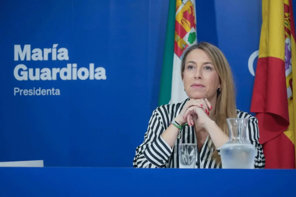 Guardiola Lanza un Ultimátum: O Presupuestos en 2026 o Elecciones Anticipadas en Extremadura.